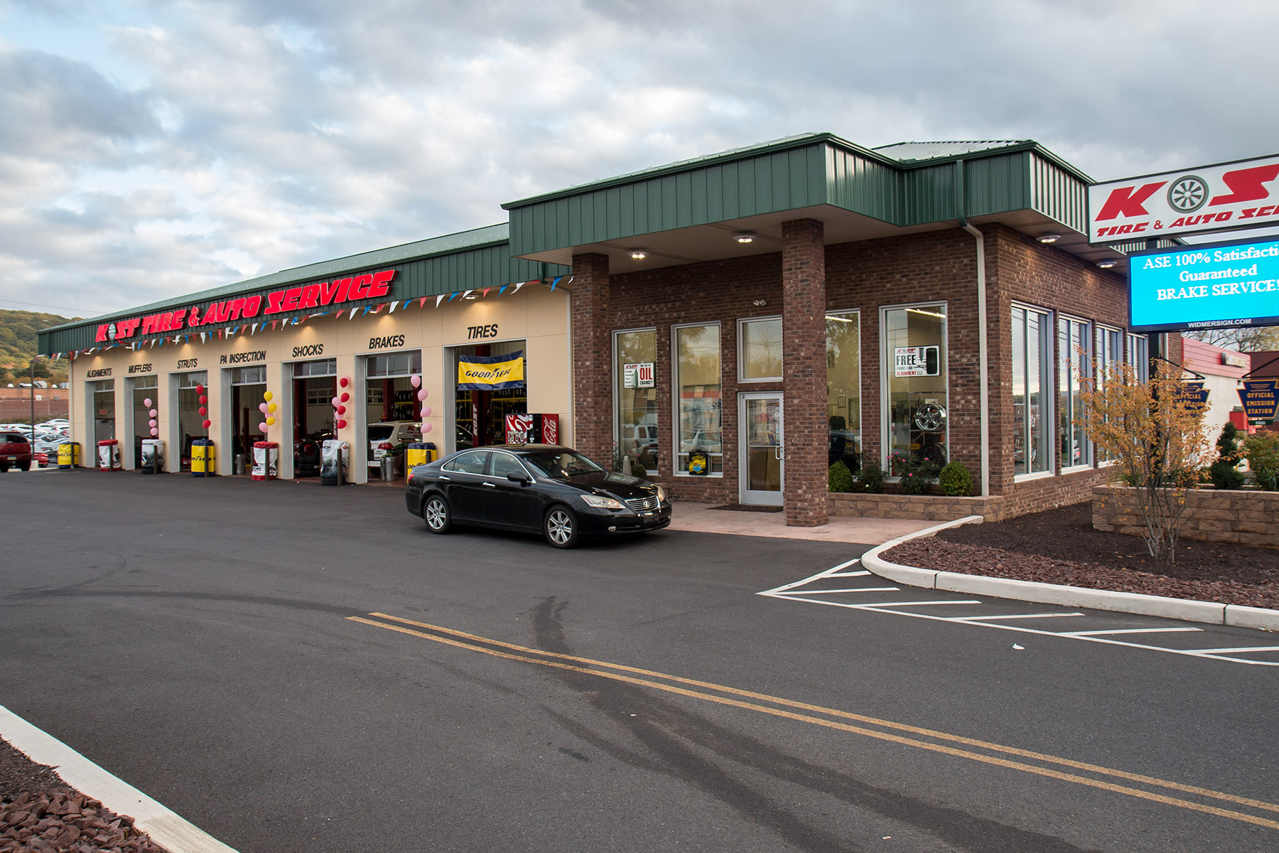 Commercial roofing work in Toledo, OH